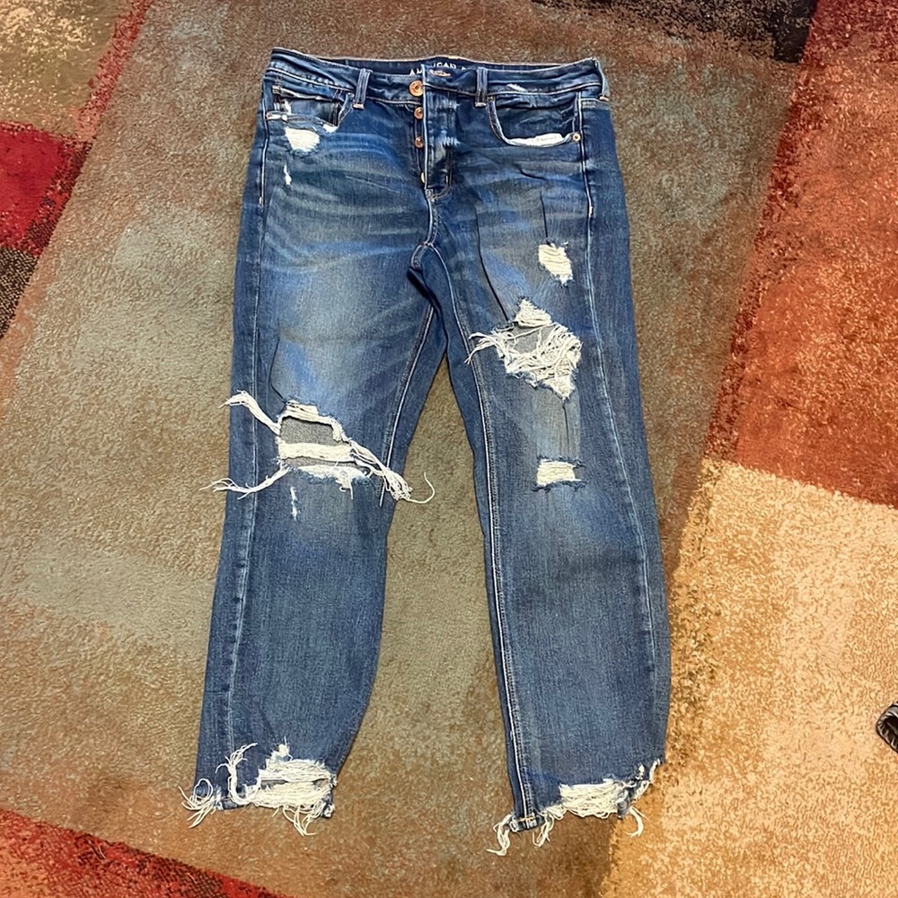 American Eagle Ripped Jeans - Tomgirl
